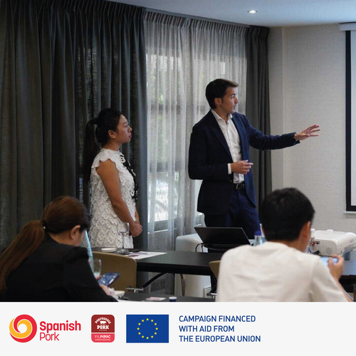 INTERPORC muestra a delegaciones de China, Filipinas y Vietnam la calidad del cerdo de capa blanca de España
