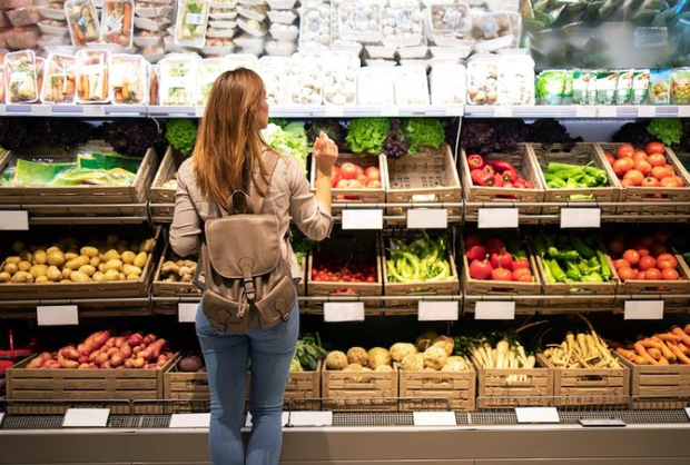 El fin de la dieta mediterránea: baja el consumo de frutería y aumenta la bollería industrial