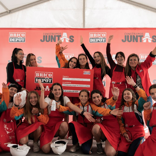 Desafío Construimos Juntas: Educación práctica para romper estereotipos de género en el sector de la construcción y el bricolaje