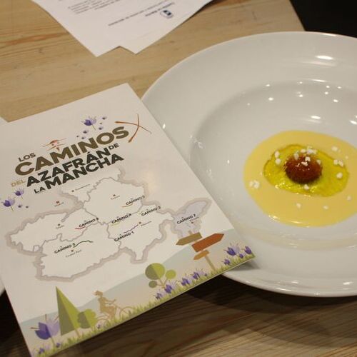 La Asociación ‘Los Caminos del Azafrán de La Mancha’, impulsora del proyecto gastroturístico en torno a este icónico cultivo, se presenta en Madrid