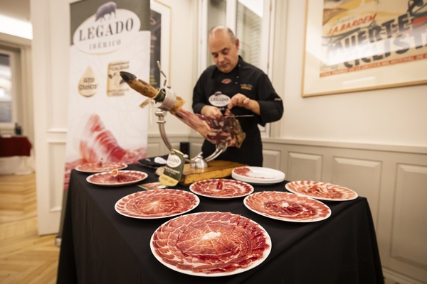 canaldis-legadoiberico-academiacine-jamon