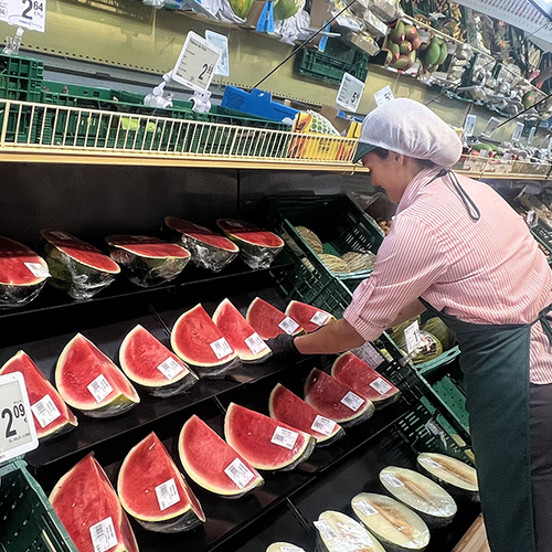 Consum compra cerca de 20.000 toneladas de melones y sandías, un 17% más que en 2024