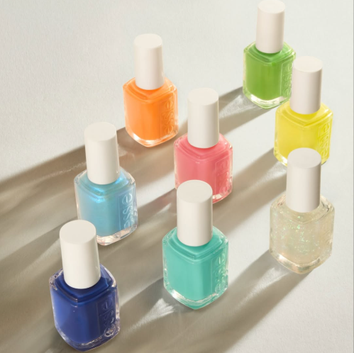 Manicura y pedicura a todo color: descubre los 6 tonos vibrantes del verano y el top coat infalible