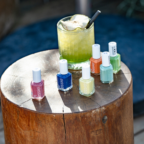 Essie, la marca de esmaltes experta en color, celebra su Summer Essie con un evento en Estepona