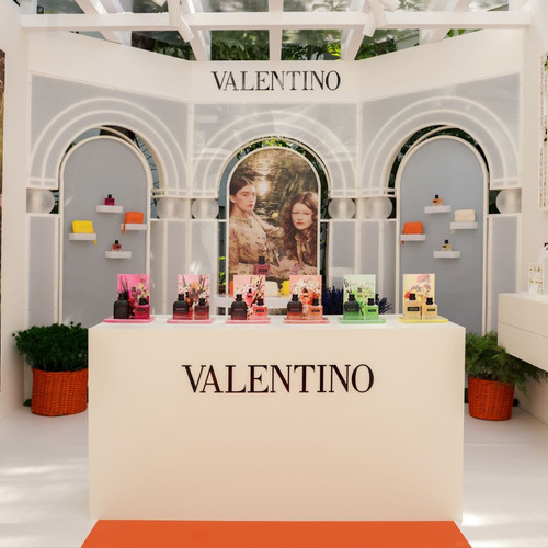 Valentino Beauty regresa a Puente Romano Marbella con un pop-up exclusivo