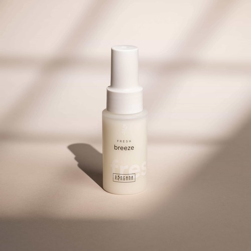 El FRESH breeze: La nueva bruma refrescante de RINGANA con triple ácido hialurónico que hidrata, protege y revitaliza la piel al instante