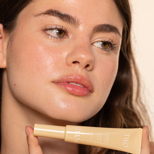 Por fin te pones protección solar todos los días en el rostro, pero ¿y tus labios qué?