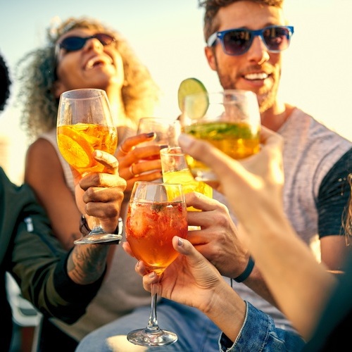 Espirituosos España aconseja disfrutar con moderación y sentido común durante las celebraciones del verano