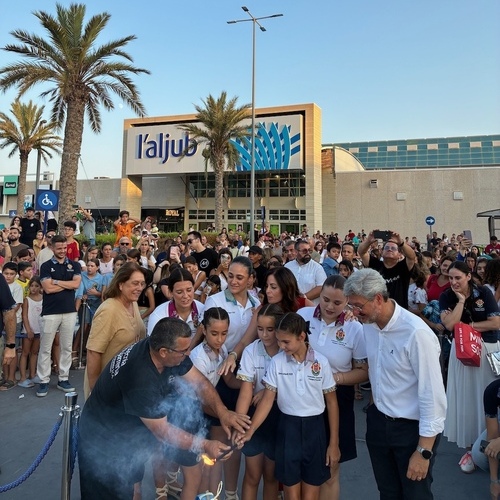 L'Aljub llena de pólvora e ilusión el inicio de las fiestas de Elche con su tercera Mascletá Infantil