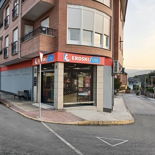 Abre al público el nuevo Eroski City del municipio leonés de Puente de Domingo Flórez