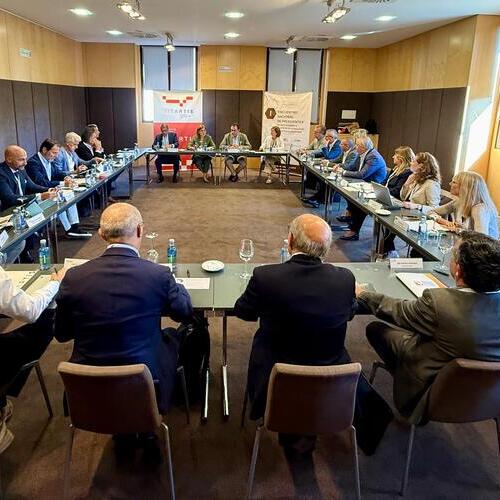 AIAA participa junto a otras diez asociaciones autonómicas de la industria alimentaria en un encuentro celebrado en Valladolid