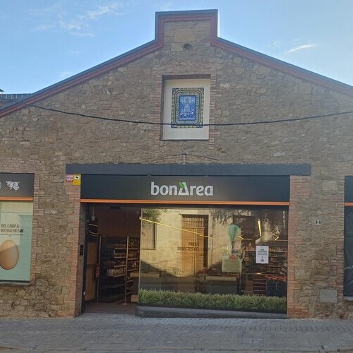 bonÀrea inaugura su primera tienda en Castellterçol, reforzando su compromiso con la proximidad y el entorno rural