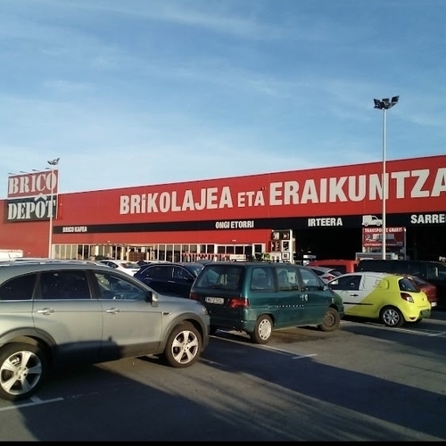 Brico Depôt Oiartzun celebra 10 años de compromiso con el empleo local, la sostenibilidad y la comunidad