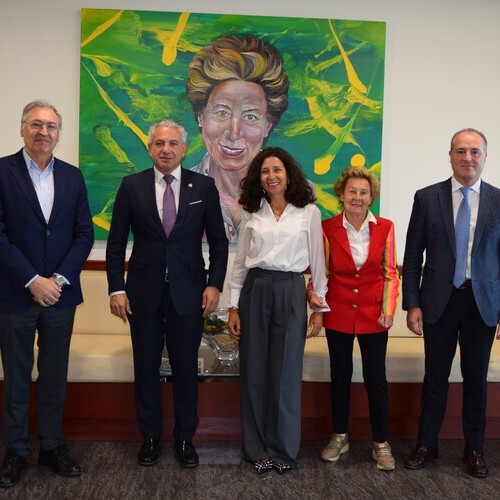 El delegado del Gobierno en Castilla y León visita las instalaciones de Galletas Gullón