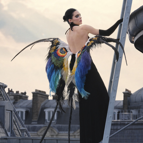 L'Oréal Paris presenta su colección cápsula de maquillaje con Mugler