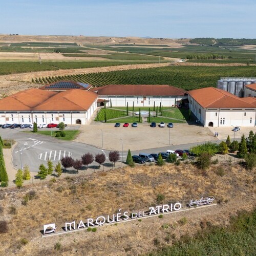 La bodega Marqués del Atrio se viste, por un día, de Porsche