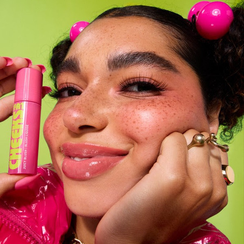 Alarga el verano con Fat Cheeks, el nuevo colorete líquido de NYX PMU para unas mejillas jugosas y ultra pigmentadas