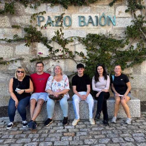 Touroperadores procedentes de Reino Unido visitan la bodega Pazo Baión