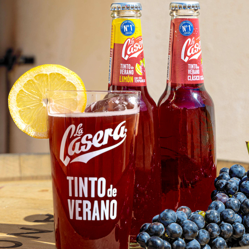 Suntory Beverage & Food Spain vende casi 30 millones de litros de Tinto de Verano La Casera® en el último año, consolidando su liderazgo y compromiso con agricultores locales