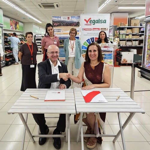 Vegalsa-Eroski renueva su compromiso con el programa municipal de ocio saludable “Camiño a Camiño”