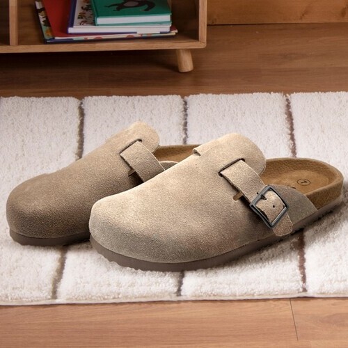 Los zuecos de piel, la tendencia del otoño, en ALDI por solo 14,99 euros