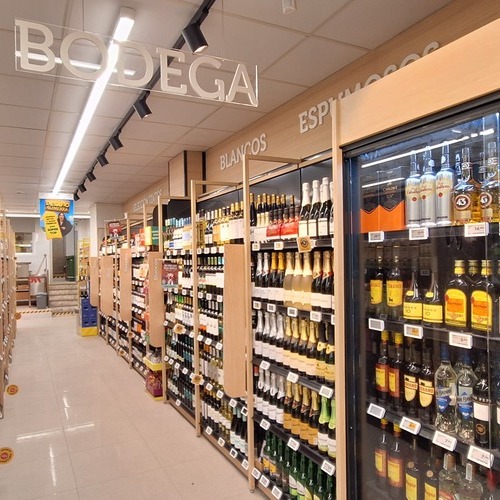 Alimerka reabre, tras reforma, su supermercado más céntrico de León en la Avenida de Roma