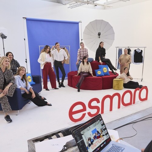 Lidl convierte a periodistas e influencers en estrellas de un shooting de moda para presentar las nuevas colecciones otoño-invierno de Esmara