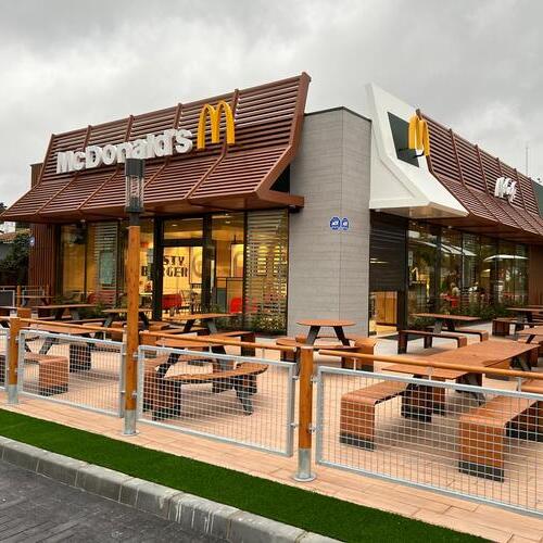 McDonald’s celebra el 30 aniversario de su llegada a Cádiz con dos nuevas aperturas en Conil y El Puerto de Santa María