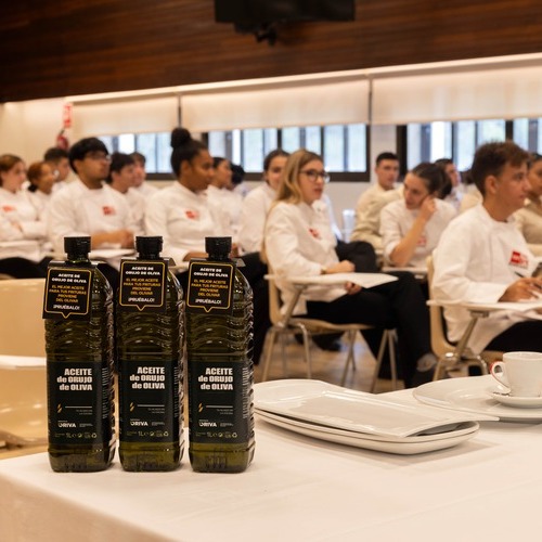 ORIVA lanza la VII edición de “El Duelo”: formación y competición con Aceite de Orujo de Oliva en escuelas de hostelería de toda España