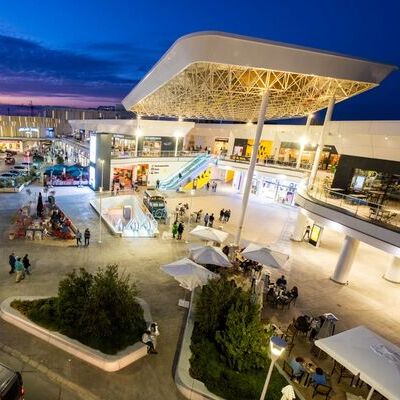 Savills lidera la comercialización de parques comerciales en España