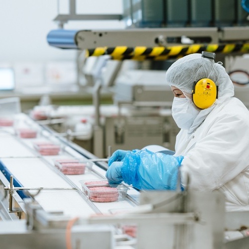 Sigma Europa establece una alianza con Grupo Vall Companys para reforzar su especialización en productos cárnicos para el consumidor