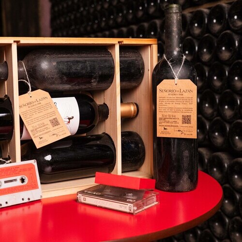 Bodega Pirineos presenta las históricas botellas originales de Señorío de Lazán Reserva 1998 y 1999