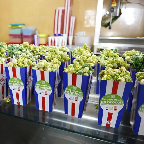 ‘Crisis de Identidad Vegetal’: el brócoli y la alcachofa europeos convierten a Lorca en centro neurálgico de la ‘première’ de la temporada