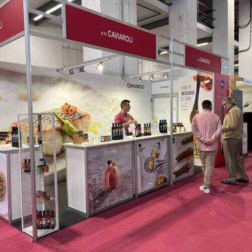 La última genialidad de Caviaroli, Pintura comestible de gamba, despierta un gran interés en el Gastronomic Forum 2025