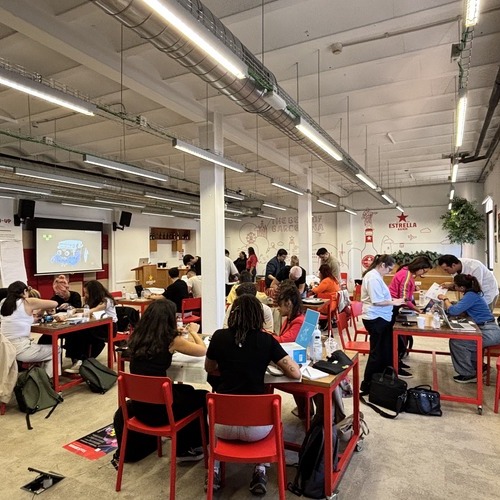 Damm celebra su primer hackaton, HackIAmm, que busca reinventar el futuro del consumo con soluciones basadas en IA