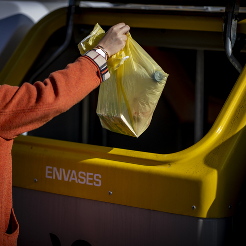 El contenedor amarillo ya está presente en toda España tras finalizar su implantación en A Coruña