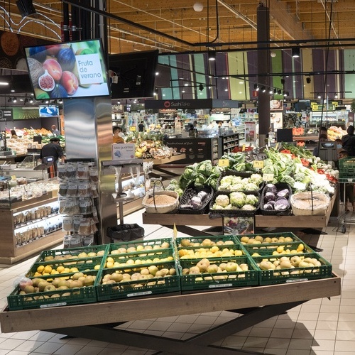 Los españoles consumen menos alimentos saludables de lo recomendado, según Fundación EROSKI