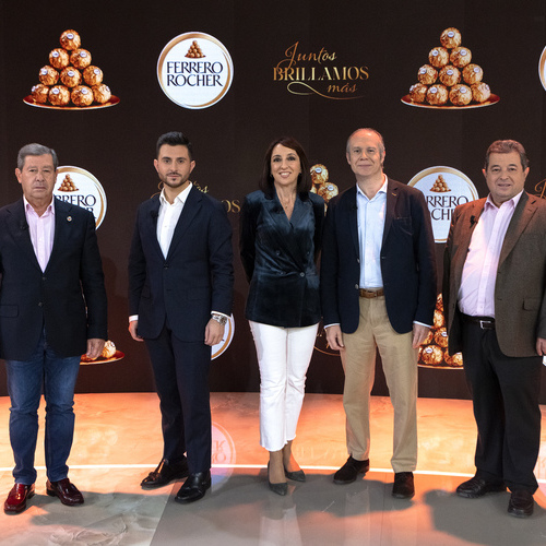 Ferrero Rocher reúne a los alcaldes de los 5 pueblos que pasan de fase en la 12ª edición de “Juntos Brillamos más” y muestra un ajustado ranking de votos