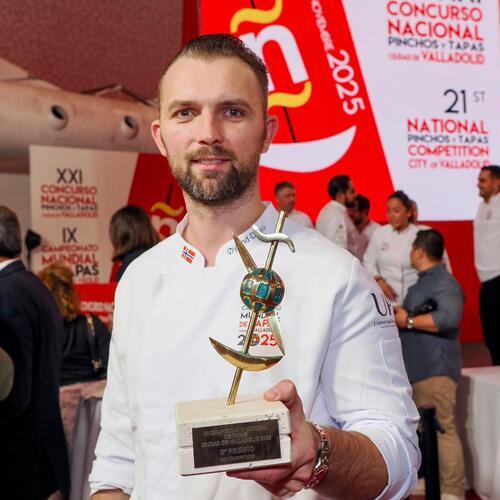 El chef noruego Øyvind Bøe Dalelv sorprende en Valladolid con una tapa-homenaje al exclusivo ‘buey de mar’ que le catapulta hasta el tercer puesto