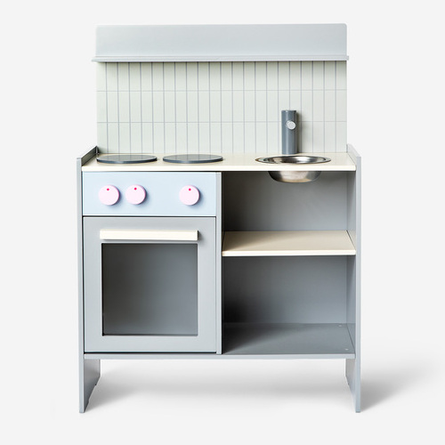 La cocina de madera más ideal y asequible para regalar a los peques está en Flying Tiger Copenhagen