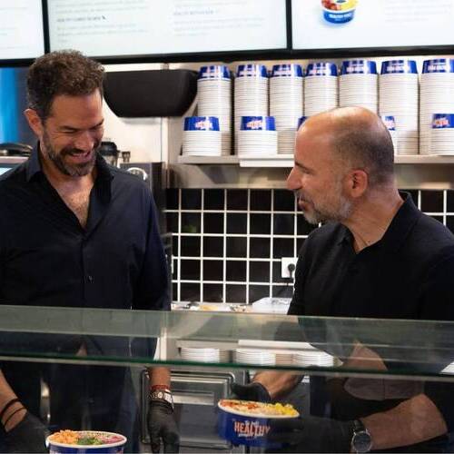 El CEO de Uber visita a Healthy Poke en España para celebrar su llegada a Uber Eats