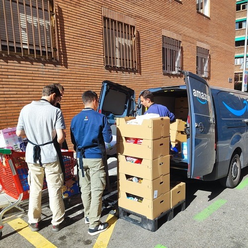 Los clientes de Amazon Fresh pueden donar alimentos a la Fundación Altius con un solo clic