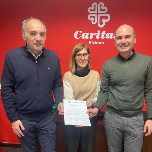 Cáritas Bizkaia, EROSKI y Laboral Kutxa renuevan su convenio de colaboración