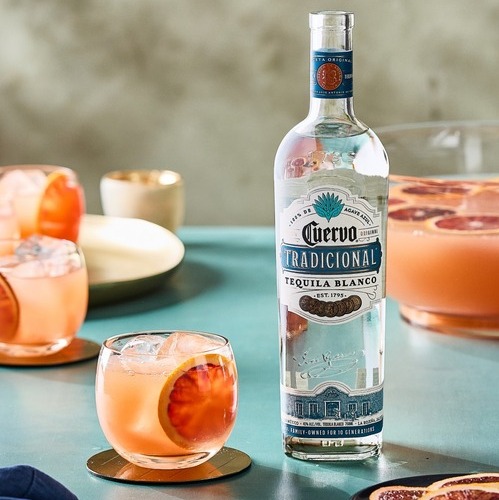 Tu brindis oficial de esta Navidad tiene un sabor: Cuervo Paloma 