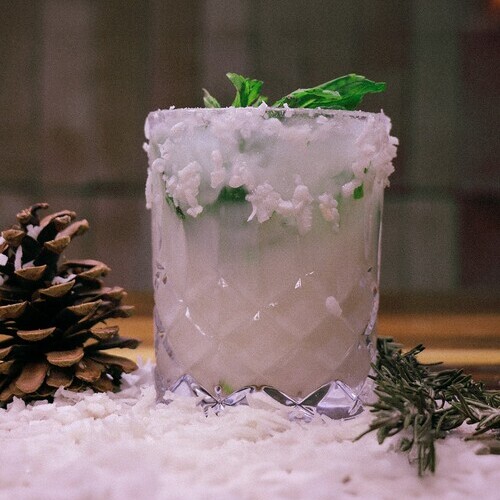 ¡Descubre los cócteles navideños de Mezcal Santo Gusano!
