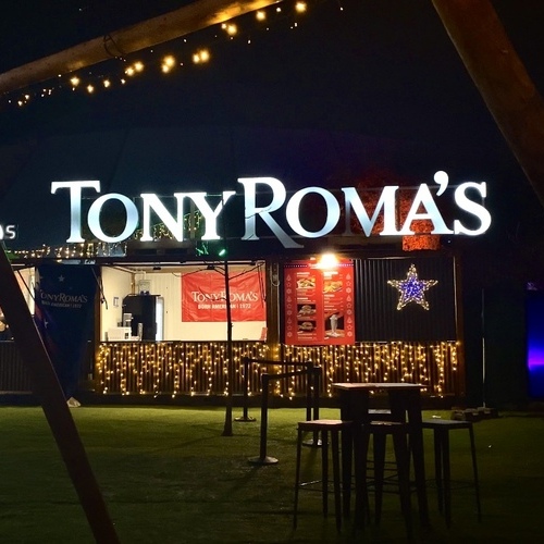 Tony Roma’s se une a “El Manantial de los sueños” esta Navidad