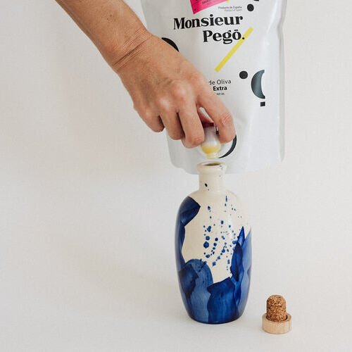 Monsieur Pegó apuesta por el refill para el aceite de oliva virgen extra
