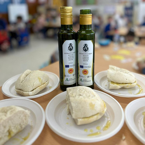 Dcoop colabora con la realización de 42.430 desayunos con motivo del Día de Andalucía
