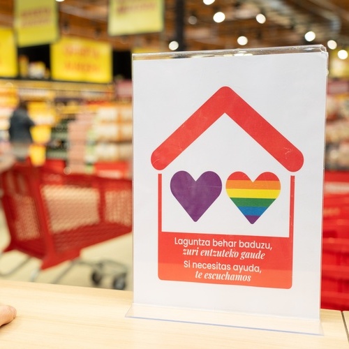EROSKI activa un protocolo para que sus tiendas sean puntos refugio frente a la violencia de género y las agresiones al colectivo LGTBI+
