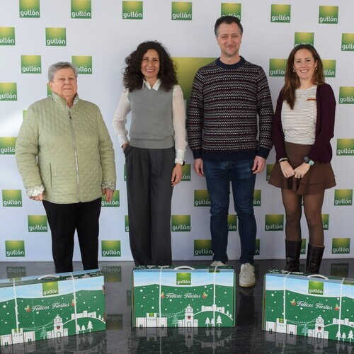 Galletas Gullón dona a Cáritas de Aguilar de Campoo cestas de Navidad